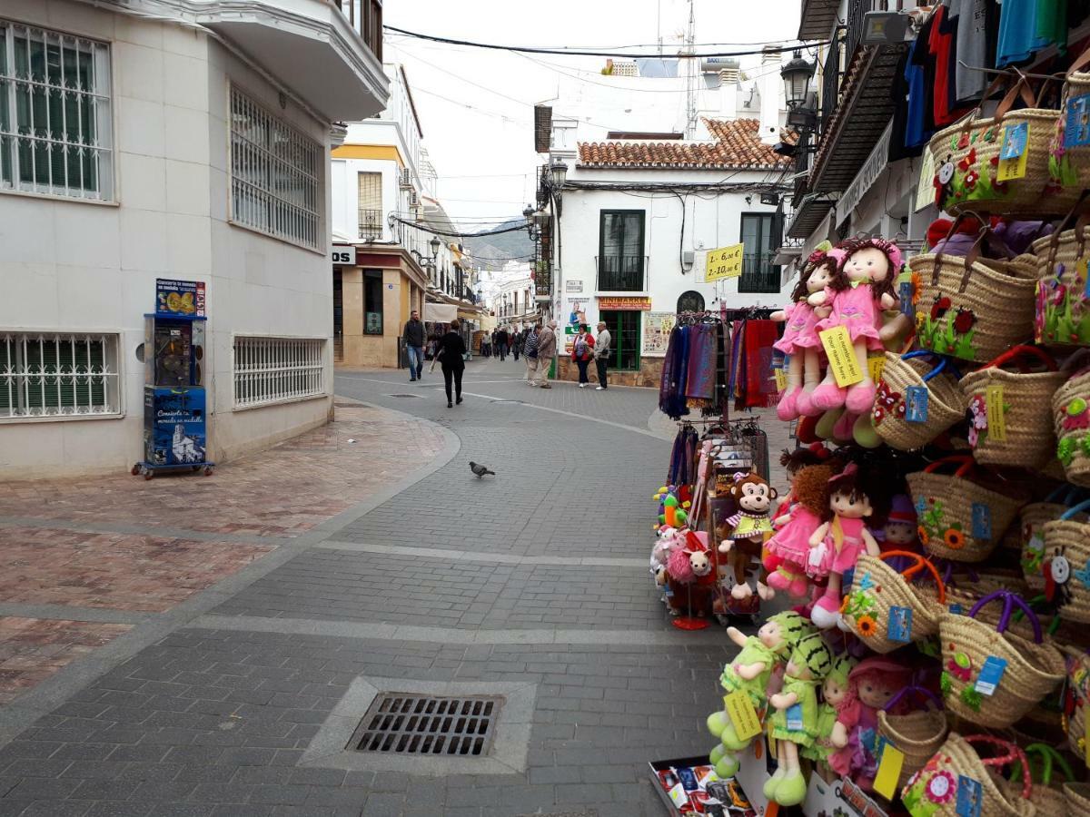 Calle Antonio Millon Nerja Exterior foto